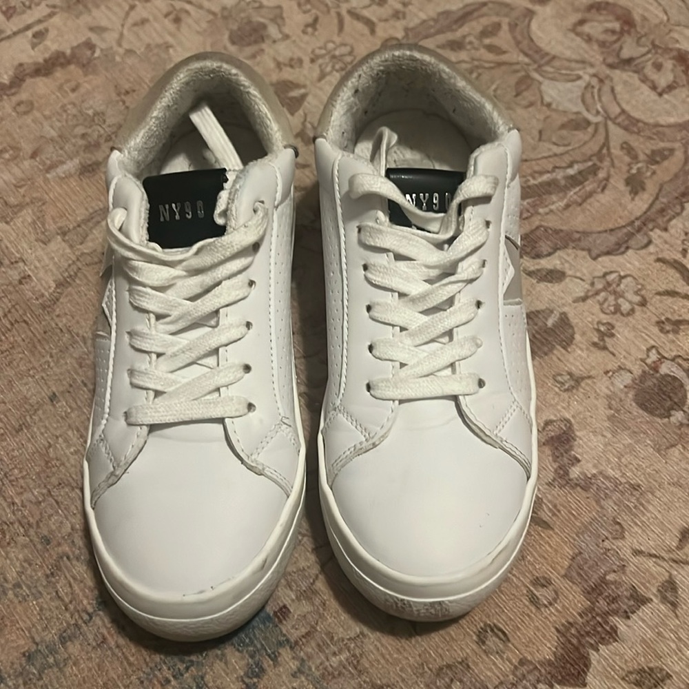 Steve Madden white star sneakers
